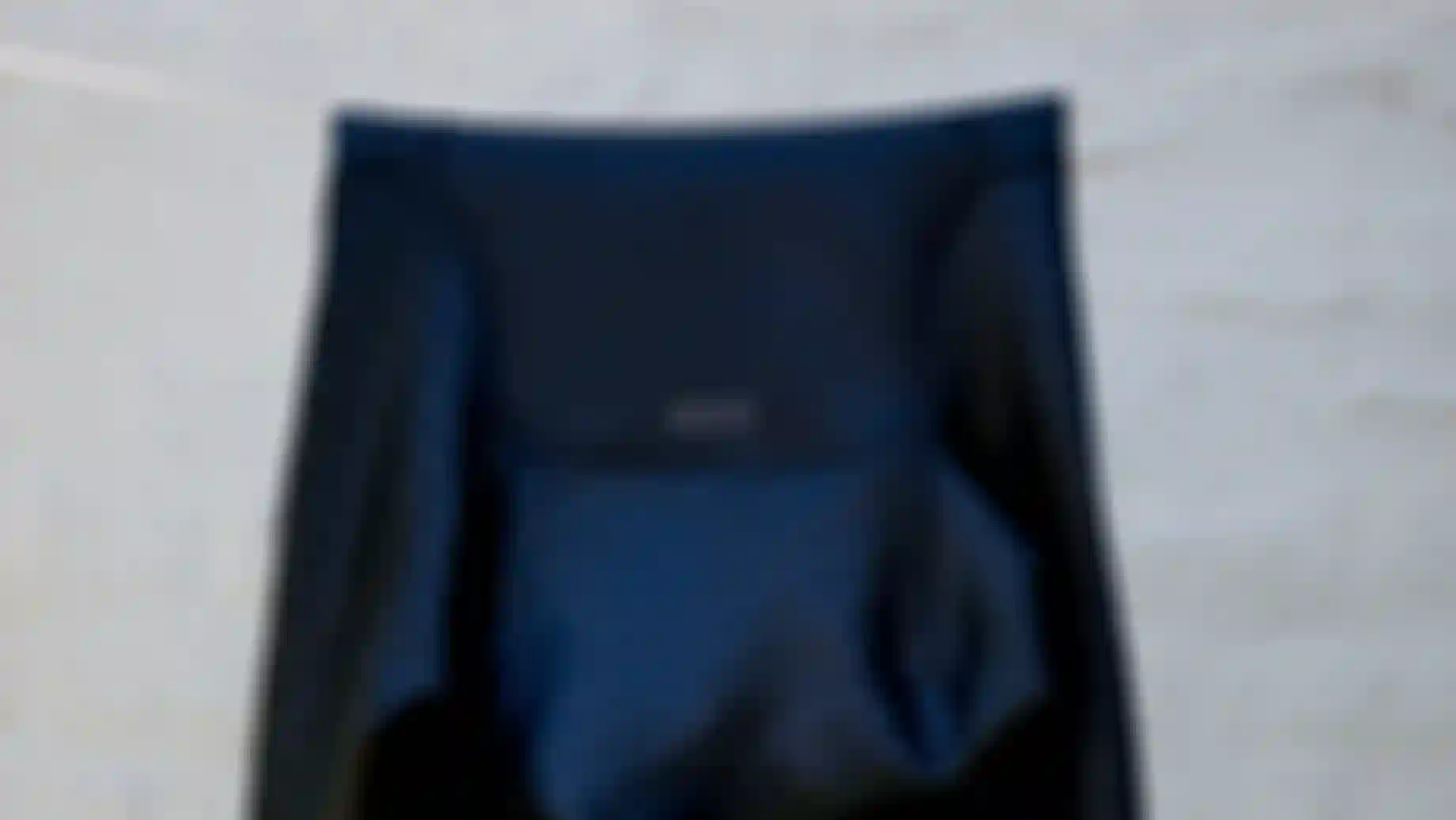 ion water 2024 wetsuit guide hanigng the wetsuit to dry