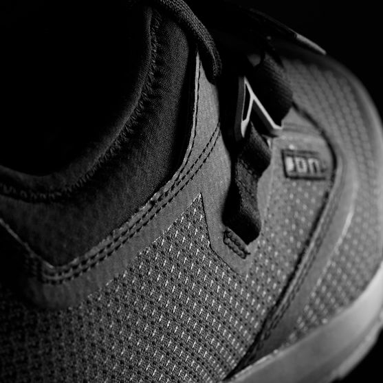 Kevlar Obermaterial mit Air_Prene Gaiter