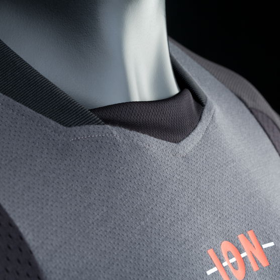 Panel Concept at collar