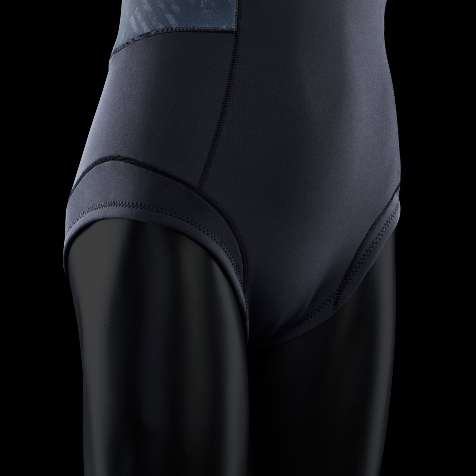 Amaze Hot Shorty 1.5 Long Sleeve Wetsuit Women | ION Water
