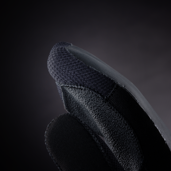 Ultra thin palm area