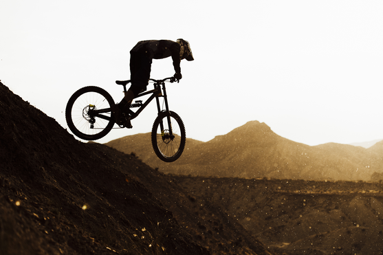 ION_Bike_Jersey-Scrub-Select-LS-unisex_Action-Shots_1