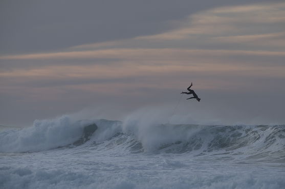 ION_Water_Surfboard-Pads-ION-Maiden-3pcs-(OL)_Action-Shots_1