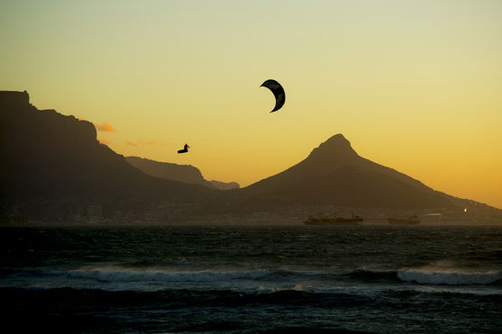 ION_Water_Kiteboard-Front-Pad-(OL)_Action-Shots_1