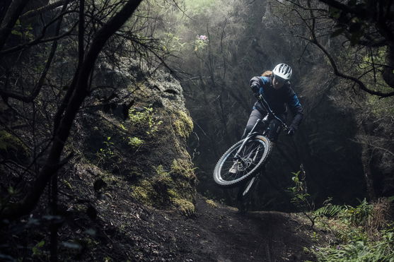 ION_Bike_Softshell-Jacket-Shelter-WMS_Action-Shots_1