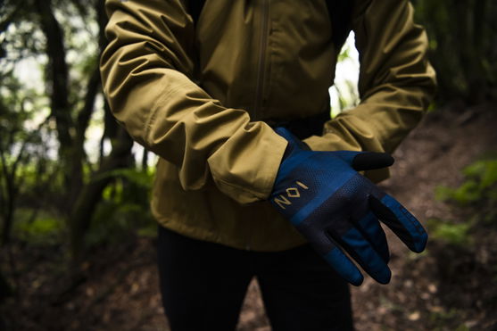 ION_Bike_Gloves-Scrub_Action-Shots_1