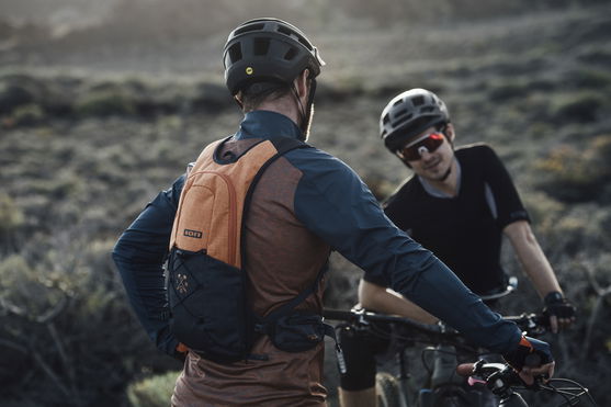 ION_Bike_Backpack-Villain-4_Action-Shots_1