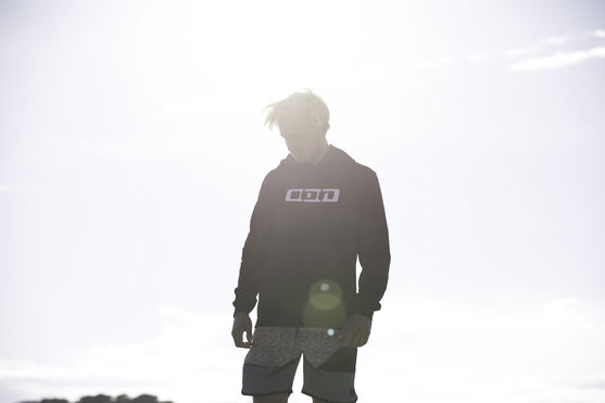 ION_Bike_Hoody-Logo_Action-Shots_1