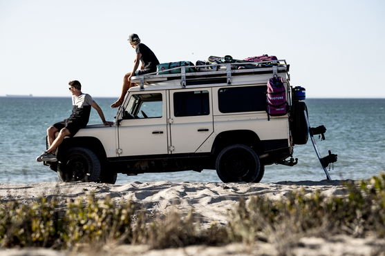 ION_Water_Windsurf-Boardbag-Core_Action-Shots_1