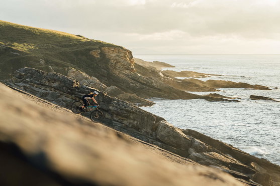 ION_Bike_Tee-SS-Scrub-AMP-WMS_Action-Shots_1