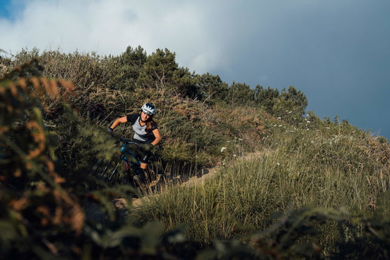 ION_Bike_Tee-SS-Scrub-AMP-WMS_Action-Shots_2