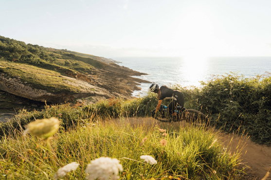 ION_Bike_Tee-SS-Scrub-AMP-WMS_Action-Shots_3