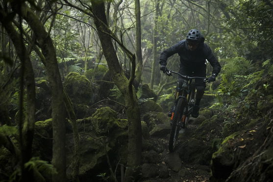 ION_Bike_Hybrid-Jacket-Traze-Select_Action-Shots_3