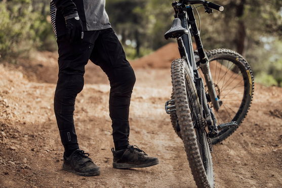 ION_Bike_Bikepants-Scrub-AMP_Action-Shots_4