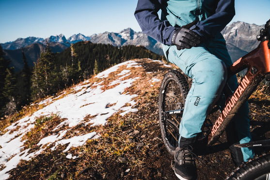 ION_Bike_Softshell-Pants-Shelter_Action-Shots_2