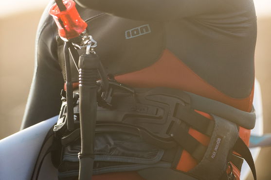 ION_Water_Hook-Kite-Quicklock_Action-Shots_2