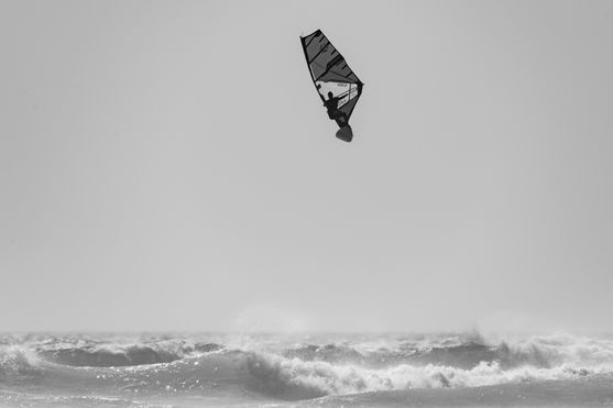 ION_Water_Element-3/2-Overknee-SS-Back-Zip_Action-Shots_1