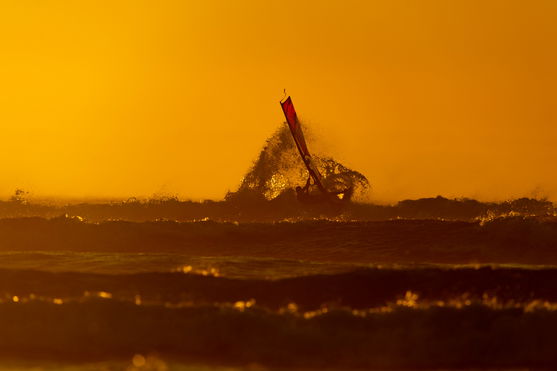 ION_Water_Element-2/2-SS-Back-Zip_Action-Shots_1