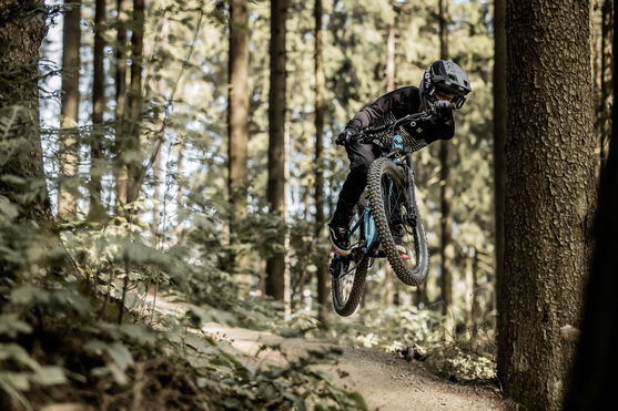 ION_Bike_Bikepants-Scrub-Mesh_ine-Youth_Action-Shots_4