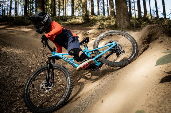 ION_Bike_Bikeshorts-Scrub-AMP-Youth_Action-Shots_5