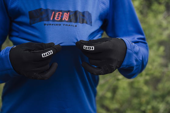 ION_Bike_Jersey-Scrub-Amp-LS-men_Action-Shots_4