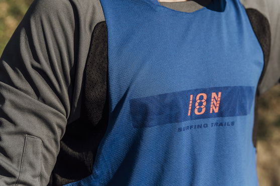 ION_Bike_Jersey-Scrub-Amp-LS-3/4-men_Action-Shots_6