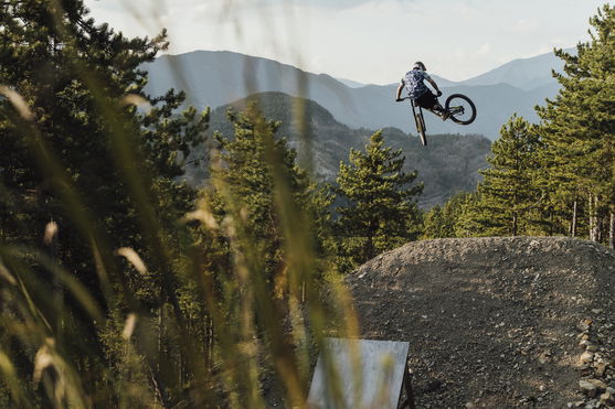 ION_Bike_Jersey-Scrub-SS-men_Action-Shots_3