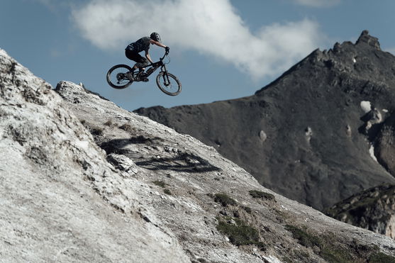 ION_Bike_Jersey-Scrub-SS-men_Action-Shots_5