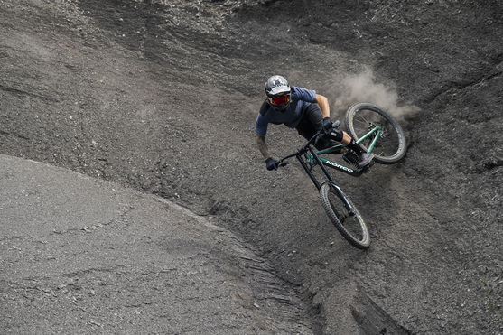 ION_Bike_Jersey-Seek-Amp-SS-men_Action-Shots_3