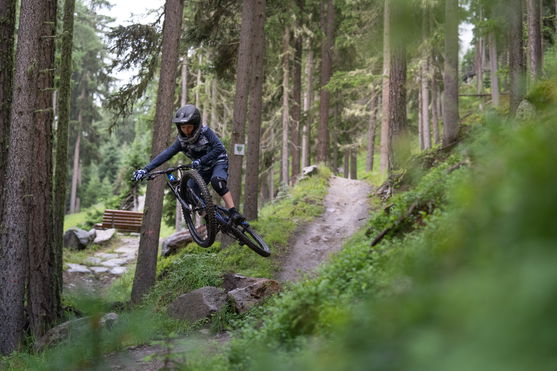 ION_Bike_Shorts-Scrub-Amp-youth_Action-Shots_1