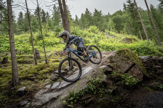 ION_Bike_Shorts-Scrub-Amp-youth_Action-Shots_3