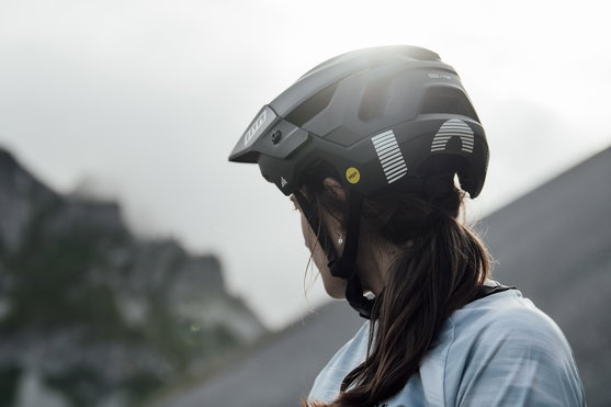ION_Bike_Helmet-Traze-Amp-MIPS-AU/AS-NZS-unisex_Action-Shots_13