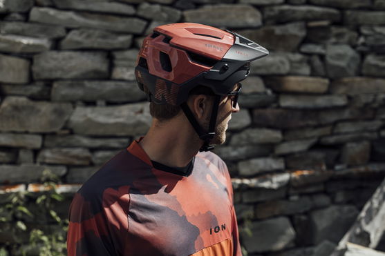 ION_Bike_Helmet-Traze-Amp-MIPS-US/CPSC-unisex_Action-Shots_5