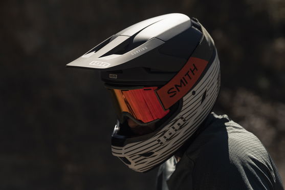 ION_Bike_Helmet-Scrub-Amp-AU/AS-NZS-unisex_Action-Shots_2