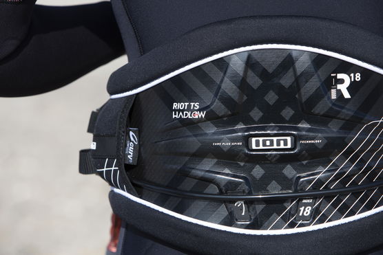 ION_Water_Riot-Curv-Team-Series_Action-Shots_1