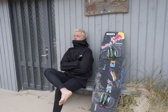 ION_Water_Neo-Shelter-Jacket-Amp-men_Action-Shots_2