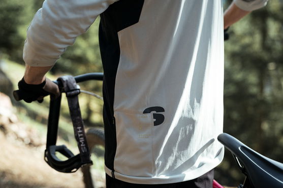 ION_Bike_Jersey-Scrub-Amp-LS-3/4-men_Action-Shots_7