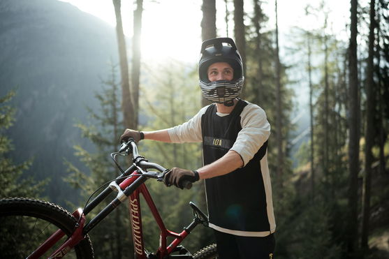 ION_Bike_Jersey-Scrub-Amp-LS-3/4-men_Action-Shots_10