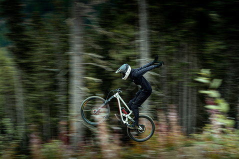 ION Scrub Amp fullface helmet during mountain biking in the forest