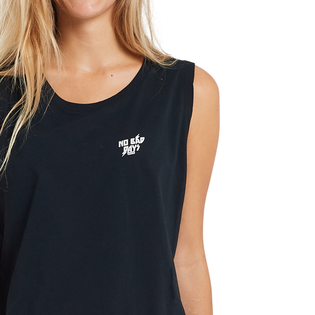 ION_Water_Tank-No-Bad-Days-women_Model-Pictures_5