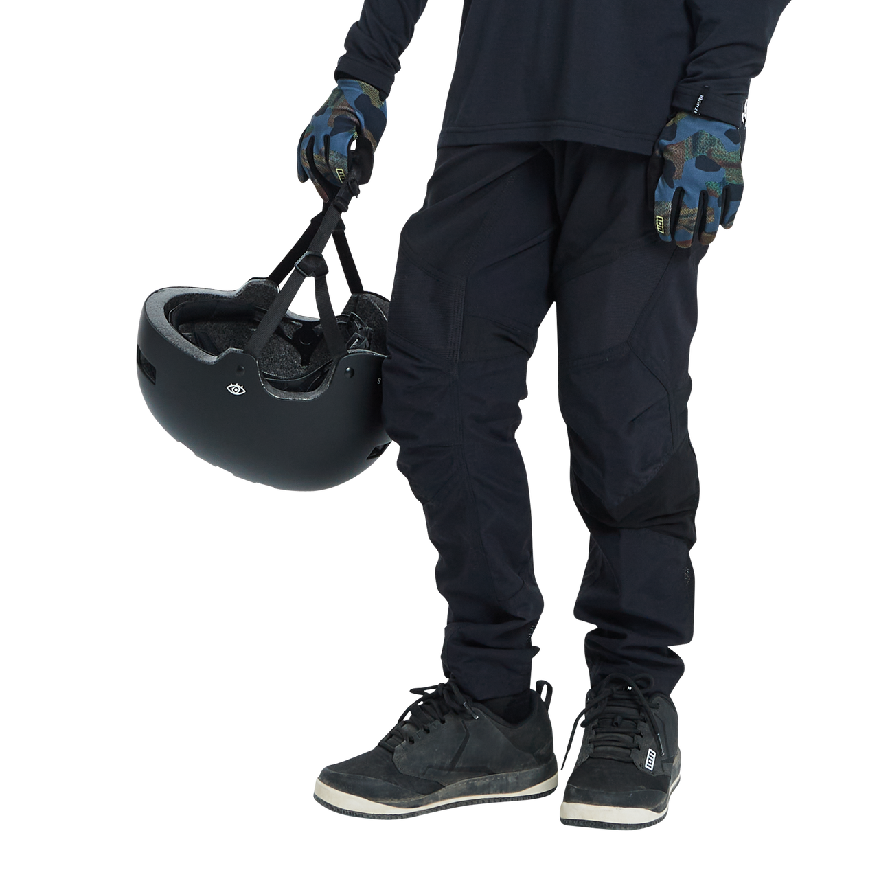 Buy Scrub Amp BAT MTB trousers for children online | MTB clothing | ION ...