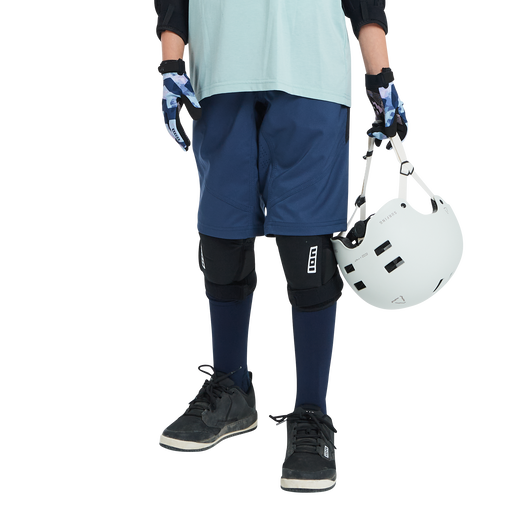 ION_Bike_Shorts-Scrub-Amp-youth_Model-Pictures_1