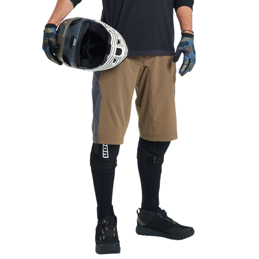 ION_Bike_Shorts-Scrub-men_Model-Pictures_1