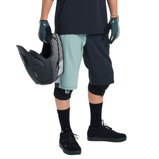 ION_Bike_Shorts-Seek-Amp-men_Model-Pictures_3