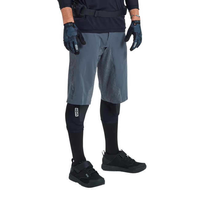 ION_Bike_Shorts-Traze-Amp-AFT-men_Model-Pictures_2