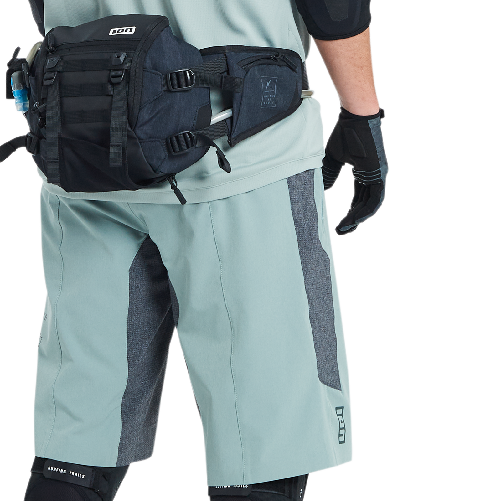 ION Traze Amp AFT Bike-Shorts in salbeigrün und dunkelgrau für Mountainbiking