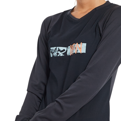 ION_Bike_Jersey-Scrub-Amp-LS-women_Model-Pictures_2