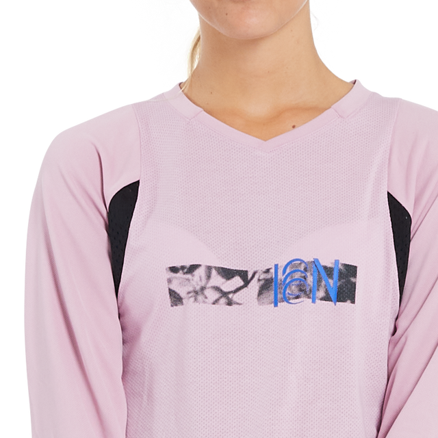 ION_Bike_Jersey-Scrub-Amp-LS-3/4-women_Model-Pictures_2