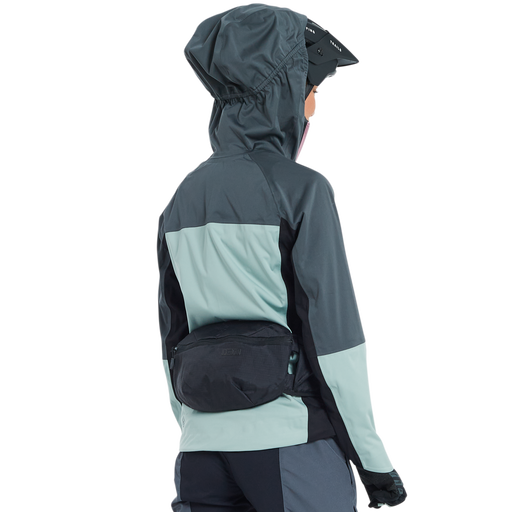 ION_Bike_Jacket-Shelter-3L-women_Model-Pictures_3