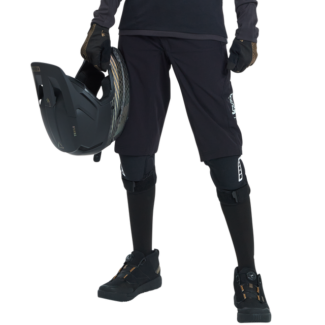 ION_Bike_Shorts-Scrub-women_Model-Pictures_5